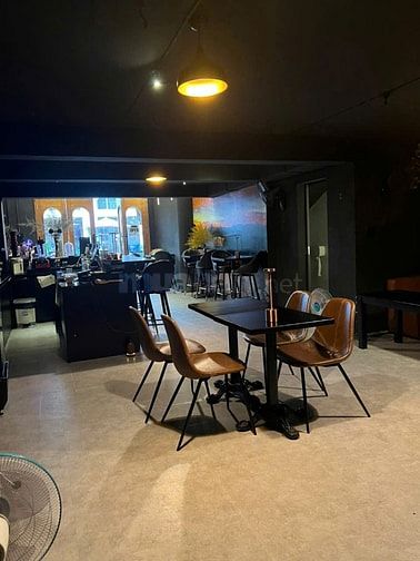 Cho thuê nhanh mặt tầng trệt nhà phố Hưng Gia, PMH diện tích 86m2 . 
