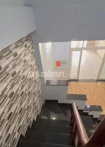 BÁN NHÀ GẤP ĐỂ TRẢ NỢ VỀ QUÊ  