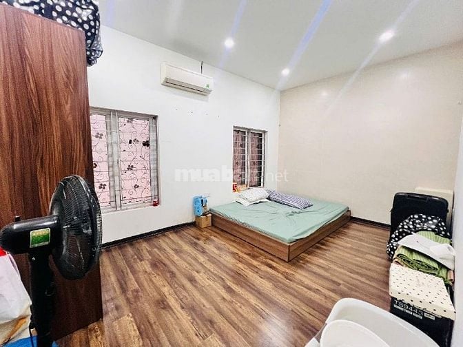 BÁN NHÀ PHÂN LÔ TRẦN QUỐC HOÀN, Ô TÔ VÀO NHÀ, DÂN TRÍ CAO, DT 55M2, MT