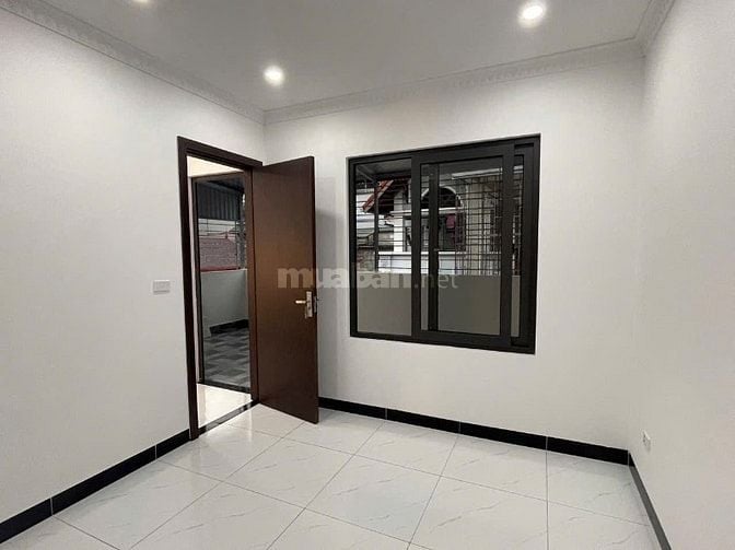 Bán nhà 4T 36m2 MT 6m mặt ngõ chợ Bưởi , kinh doanh tốt
