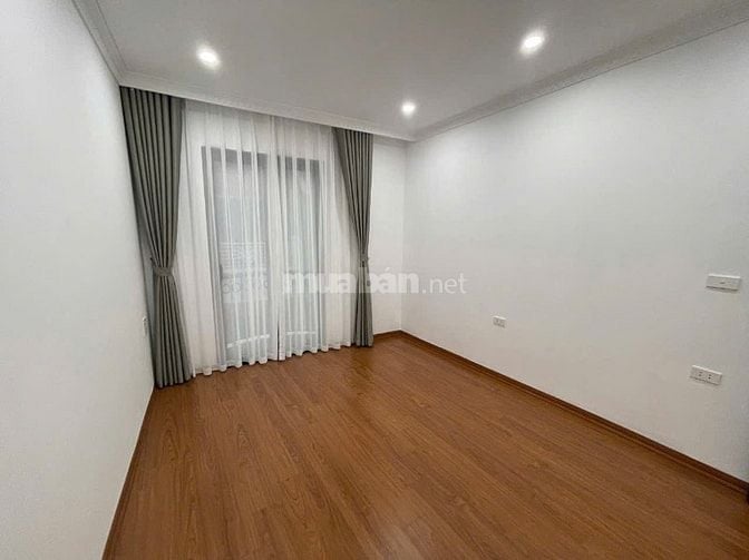 Bán nhà 4T 36m2 MT 6m mặt ngõ chợ Bưởi , kinh doanh tốt