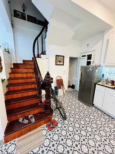 Chính chủ bán nhà ngõ 61 Nguyễn Đình Chiểu. Diện tích 27m2, 3 tầng.