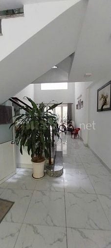 Chính chủ bán nhà mặt tiền 4 tầng ngay khu VIP "Lý Chiêu Hoàng" Quận 6
