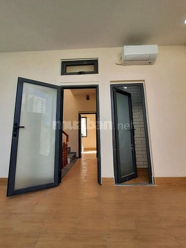 CHDV 3 TẦNG 5PN THU NHẬP 20TR/THÁNG, NGAY CHỢ 339