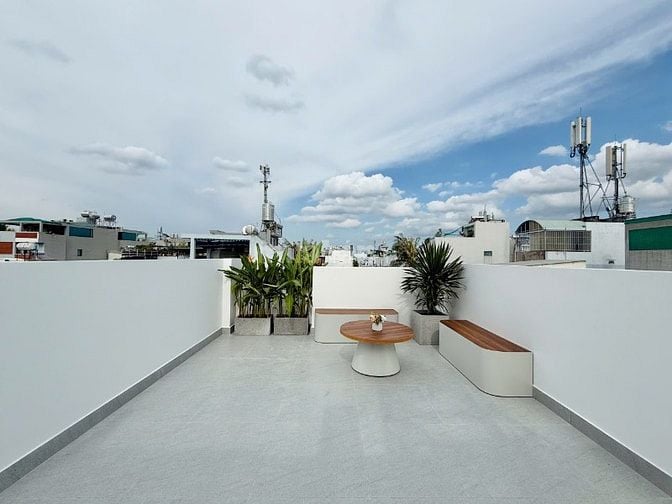 BÁN CĂN NHÀ MỚI XÂY ĐÚC 2LẦU SÂN THƯỢNG NGAY TRUNG TÂM GÒ VẤP