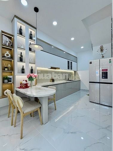 BÁN CĂN NHÀ MỚI XÂY ĐÚC 2LẦU SÂN THƯỢNG NGAY TRUNG TÂM GÒ VẤP