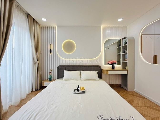 BÁN CĂN NHÀ MỚI XÂY ĐÚC 2LẦU SÂN THƯỢNG NGAY TRUNG TÂM GÒ VẤP