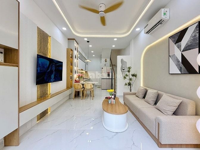 BÁN CĂN NHÀ MỚI XÂY ĐÚC 2LẦU SÂN THƯỢNG NGAY TRUNG TÂM GÒ VẤP