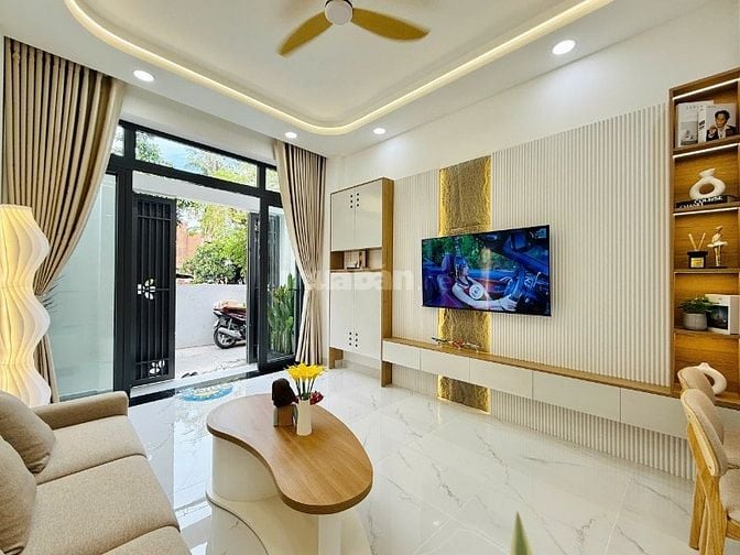 BÁN CĂN NHÀ MỚI XÂY ĐÚC 2LẦU SÂN THƯỢNG NGAY TRUNG TÂM GÒ VẤP
