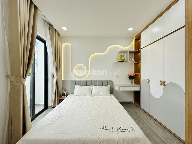 BÁN CĂN NHÀ MỚI XÂY ĐÚC 2LẦU SÂN THƯỢNG NGAY TRUNG TÂM GÒ VẤP