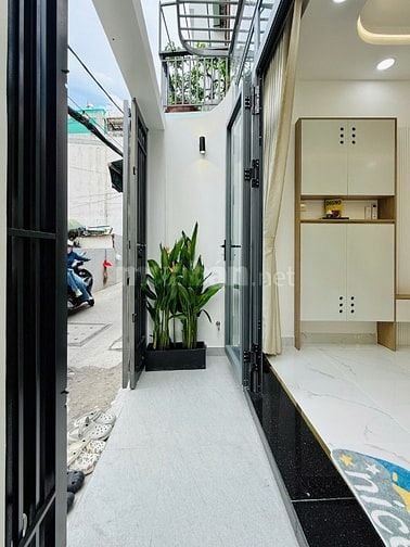 BÁN CĂN NHÀ MỚI XÂY ĐÚC 2LẦU SÂN THƯỢNG NGAY TRUNG TÂM GÒ VẤP