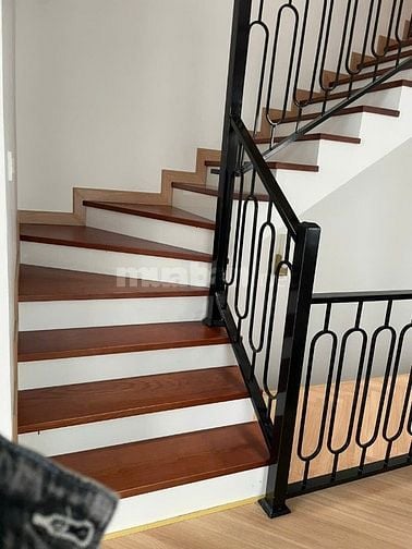 Nhà MT đường 3/2 cổng vinhomes Hậu Nghĩa dt 5x22 giá tổng 7,5 tỷ SHR