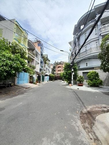 CHỈ 9,5 TỶ NHÀ MT ĐƯỜNG SỐ 14 P11 Q6. 5 TẦNG. TẶNG NỘI THẤT