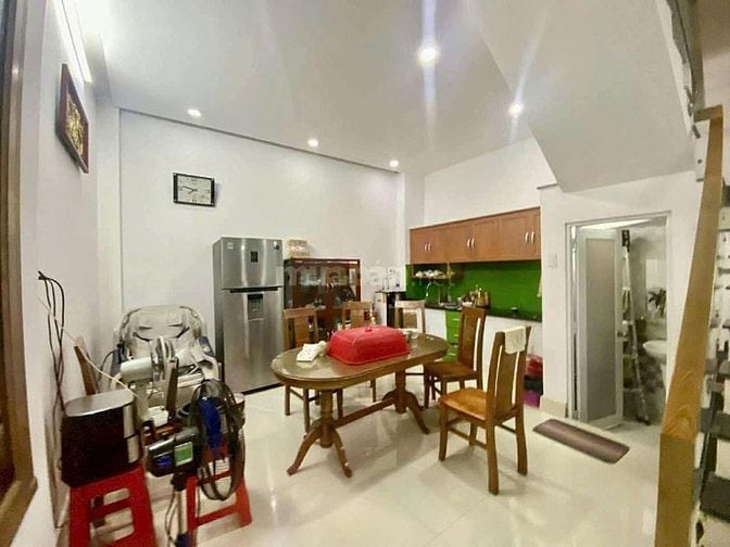 BÁN NHÀ MẶT TIỀN KINH DOANH BÁN TẠP HOÁ GIÁ 1TỶ1 