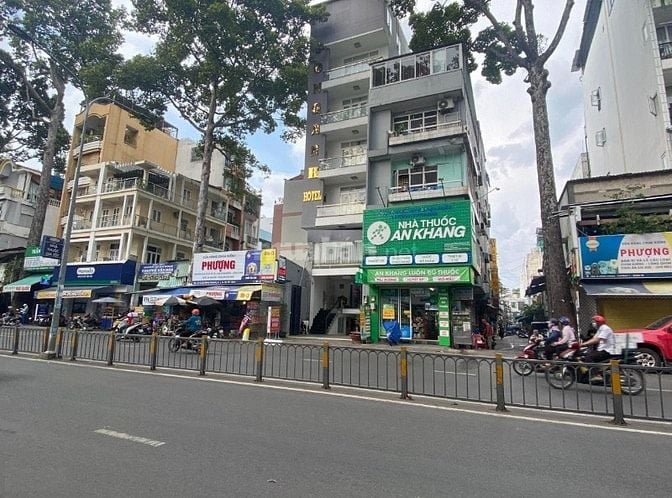 Bán Nhà mặt tiền Trần Hưng Đạo,P.1,Q.5,TP HCM. 4x24, 97m2. Giá tốt💰💰