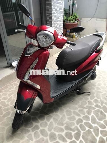 tôi bán chiếc xe yamaha latte màu đỏ dt 125c/c