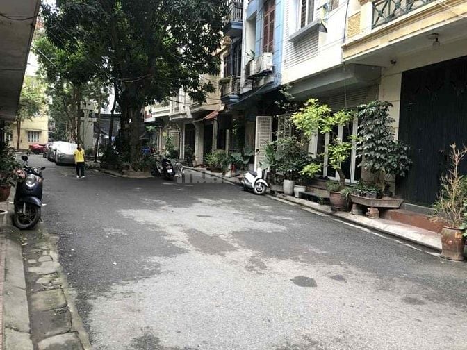 NHÀ PHỐ NGỌC LÂM - MT4M - OTO TRÁNH - KINH DOANH - ĐẦU TƯ GIỮ TIỀN TỐT