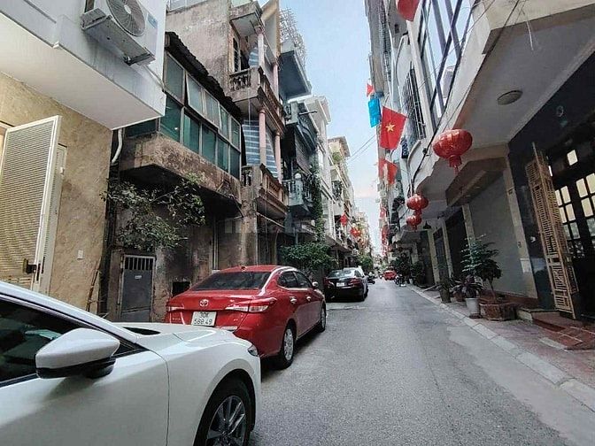 NHÀ PHỐ NGỌC LÂM - MT4M - OTO TRÁNH - KINH DOANH - ĐẦU TƯ GIỮ TIỀN TỐT