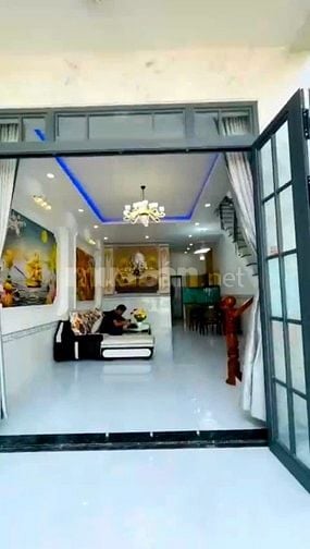 Cần bán gấp căn nhà giáp Bình Chánh 1 trệt 1 lầu 