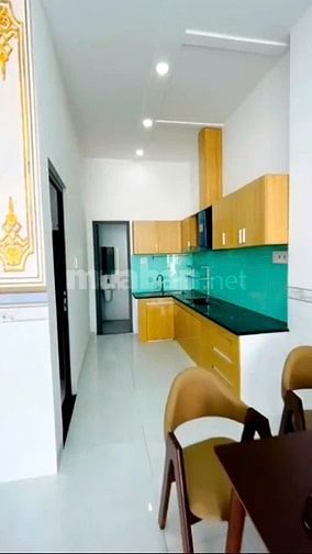 Cần bán gấp căn nhà giáp Bình Chánh 1 trệt 1 lầu 