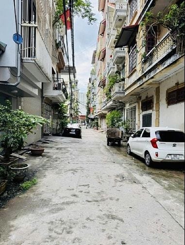 Bán nhà Tân Mai, DT 50 m2 x 6 tầng nhà đẹp, giá tốt!