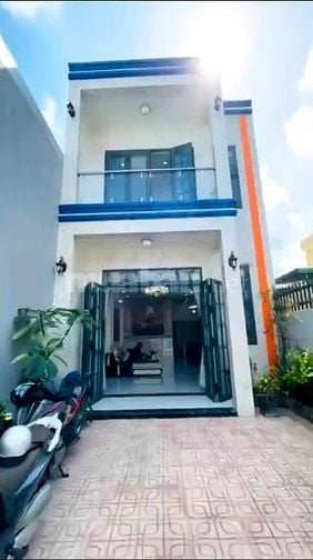 Cần bán gấp căn nhà giáp Bình Chánh 1 trệt 1 lầu 