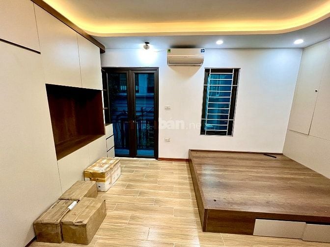 NHÀ ĐẸP 5T XÂY MỚI - NGÃ TƯ SỞ – THANG MÁY, GẦN PHỐ, AN SINH ĐỈNH