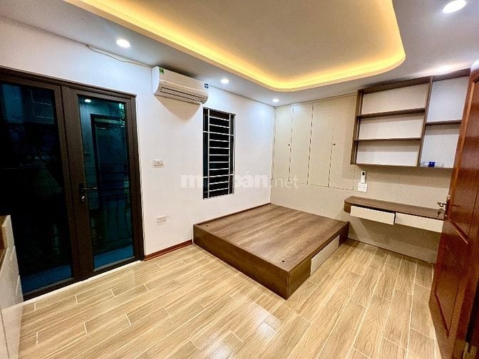 NHÀ ĐẸP 5T XÂY MỚI - NGÃ TƯ SỞ – THANG MÁY, GẦN PHỐ, AN SINH ĐỈNH