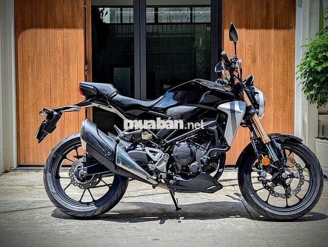 Honda  CB 300 bssg, xe full zin bao kiểm đinh