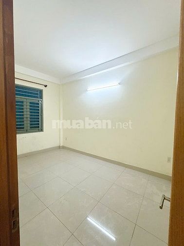 4x15, nhà đúc 3 tấm, hẻm xe hơi vào tận cửa đường 18b, giáp Mã Lò