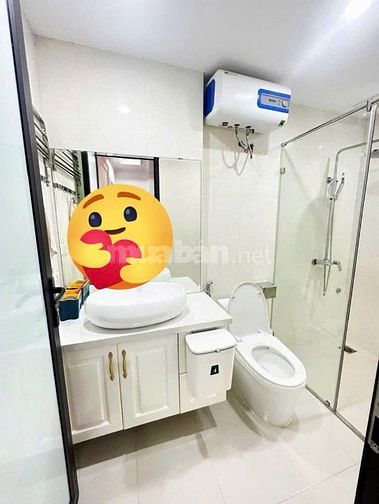 Nhỉnh 200tr/m2, sổ Đỏ bán nhà phố Thái Thịnh. 33m2*5T*5MT, nhà phân lô
