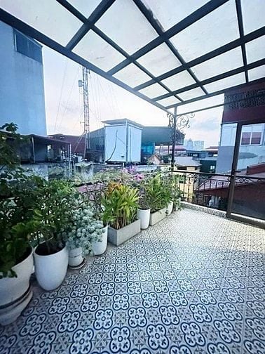 Nhỉnh 200tr/m2, sổ Đỏ bán nhà phố Thái Thịnh. 33m2*5T*5MT, nhà phân lô
