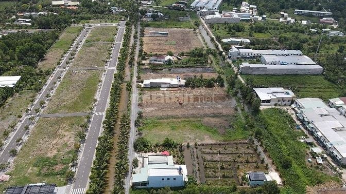 Đất mặt tiền đường Tỉnh Lộ 824 - Ngay thị trấn Đức Hoà - gần Vinhomes