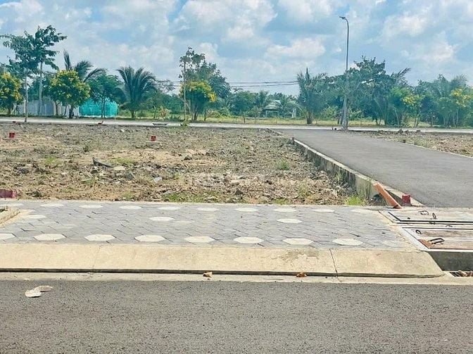 Đất mặt tiền đường Tỉnh Lộ 824 - Ngay thị trấn Đức Hoà - gần Vinhomes