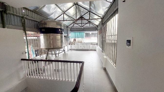 Cho thuê nhà 44m2, 5 tầng trong ngõ phố Nguyễn Khánh Toàn, tiện đi lại