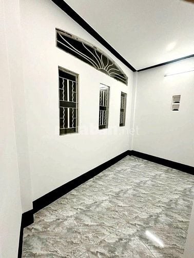 Bán gấp nhà 2 tầng tại phan văn hớn,hóc môn 80m2 giá 1tỷ2,sổ riêng