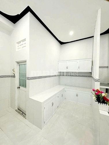 Bán gấp nhà 2 tầng tại phan văn hớn,hóc môn 80m2 giá 1tỷ2,sổ riêng