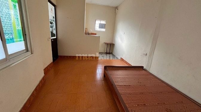 Cho thuê nhà 4 tầng gần chợ Gia Lâm, 30m², giá 7,5 triệu/tháng