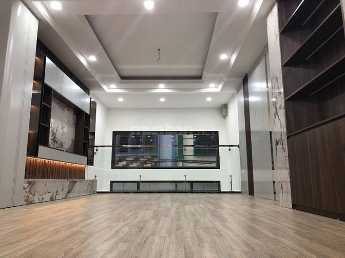 Nhà riêng 51m x 7T thang máy, oto vào nhà, sát Hồ Đền Lừ, giá 20.9 tỷ