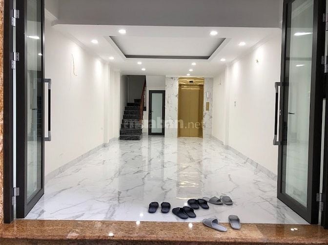 Nhà riêng 51m x 7T thang máy, oto vào nhà, sát Hồ Đền Lừ, giá 20.9 tỷ