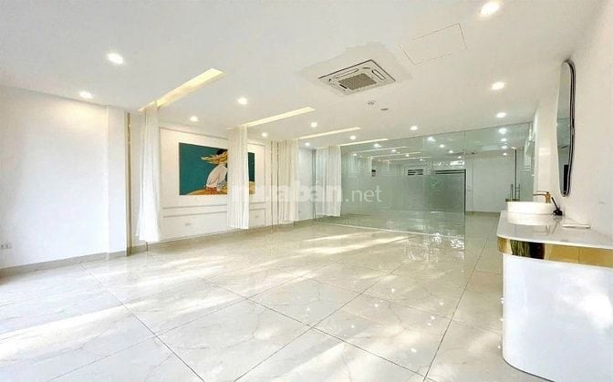 Bán nhà mặt phố Lạc Long Quân 125m2, 8 tầng, MT 8m. 79 tỷ