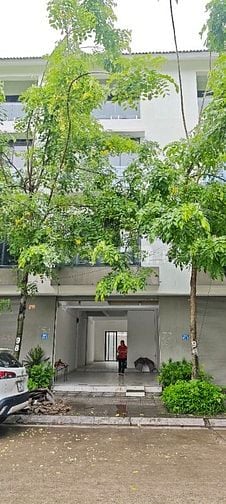 Chính chủ cho thuê SHOPHOUSE TO, ĐẸP, MỚI 4 tầng  khu B đô thị Gelexim