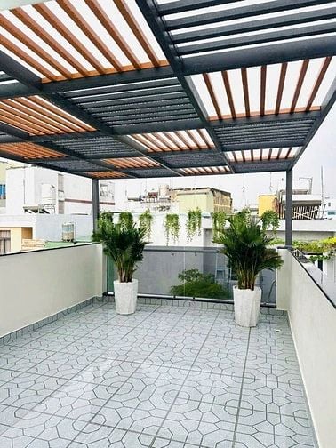 Nhà nằm ngay trung tâm trường , chợ, siêu thị thuận tiện di chuyển cận