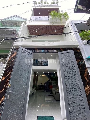 Nhà nằm ngay trung tâm trường , chợ, siêu thị thuận tiện di chuyển cận