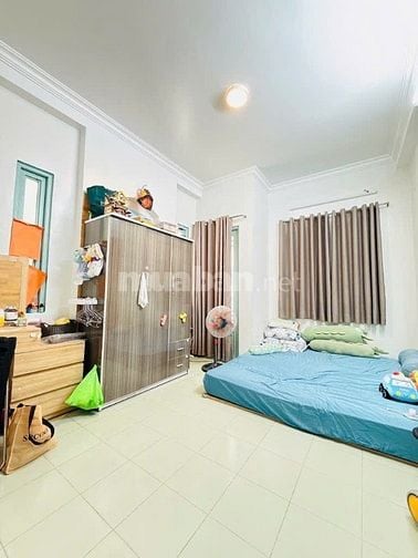 Hẻm xe hơi Lý Chính Thắng-Tr Q Thảo,4Tầng,4PN,Nở Hậu,Thông ra Hoàng Sa