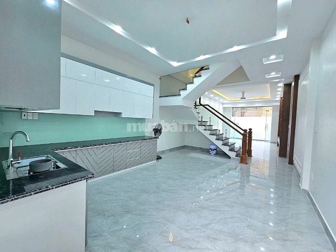 Bán nhà 3 tầng ngõ rộng 3m cách đường Máng chỉ 20m