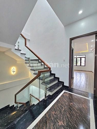 Bán nhà 3 tầng ngõ rộng 3m cách đường Máng chỉ 20m