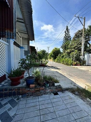 cần bán căn nhà còn mới tinh 149m2 ở Tân Thông Hội - Củ Chi giá 850tr