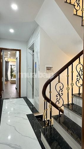 Nhà 2 Mặt Tiền mặt phố Chính Minh Khai-Dương Văn Bé. MB70m2*6T thang M