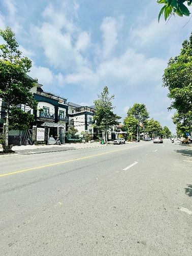 Mặt tiền Lý Chiêu Hoàng - Quận 6 - 3 tầng - Ngang 8m - Kinh doanh tốt